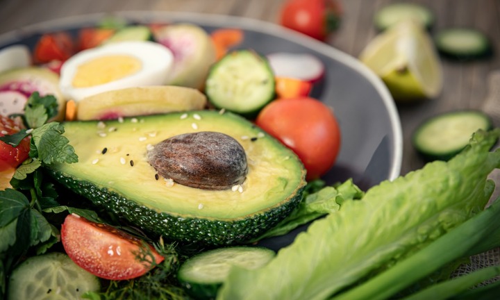 Bí quyết ăn uống giúp khỏe mạnh mà không cần kiêng khem