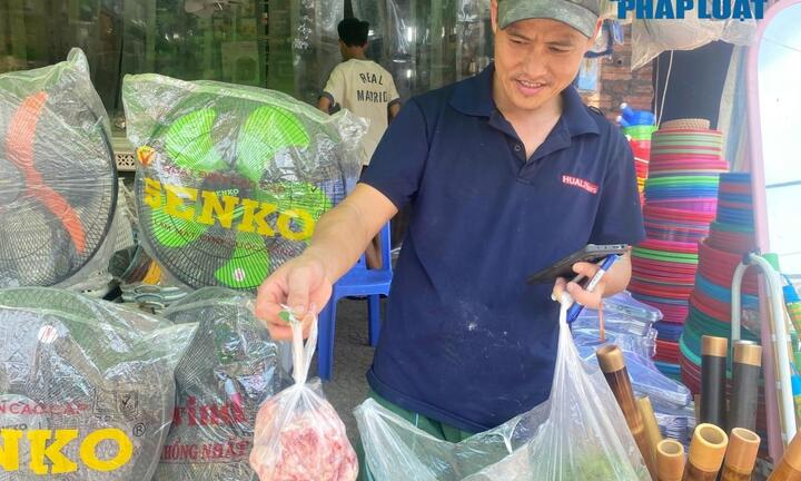 Vụ đường dây lợn bệnh tuồn ra bán tại chợ, quán ăn ở Hà Nội: “Thịt ở quê tôi đắt hơn ở đây”