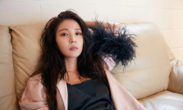 “Nữ hoàng K-pop” BoA mắc chứng hoại tử xương cấp tính