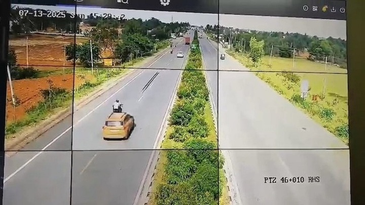 Clip: Kinh hoàng ô tô tông trúng xe máy nhưng không dừng lại, kéo lê nạn nhân thêm hơn 100 mét rồi bỏ chạy