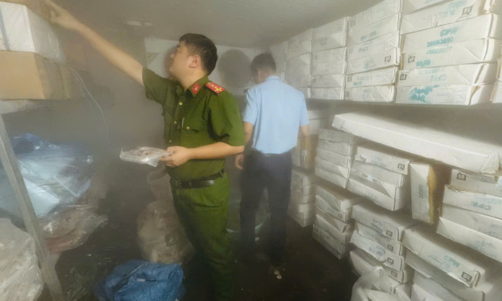 Phát hiện 90kg mực ống không rõ nguồn gốc tại Công ty TNHH Việt Minh Hồng