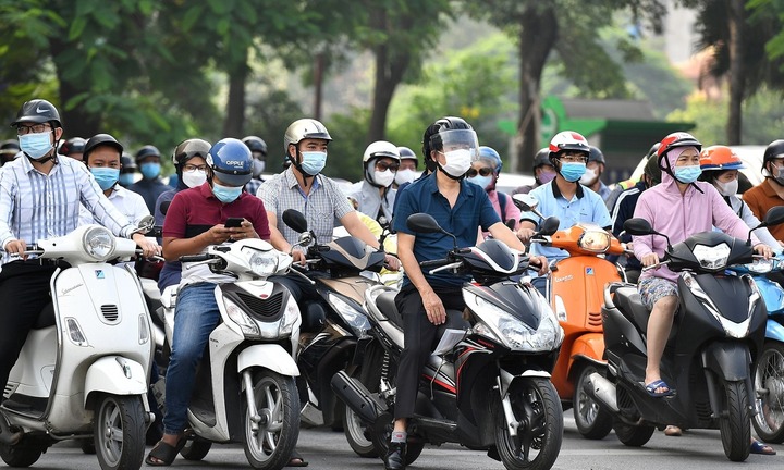 Hà Nội đề xuất hỗ trợ từ 3-5 triệu đồng để người dân chuyển đổi xe xăng sang xe điện