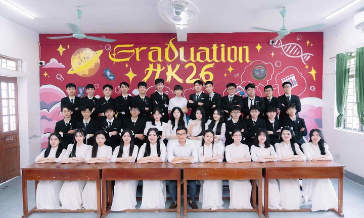 Chuyện của lớp học ở Hà Tĩnh có 3 thủ khoa tốt nghiệp THPT, 5 em 