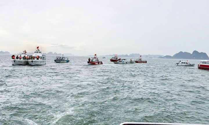 Những hình ảnh ám ảnh tại hiện trường vụ lật tàu du lịch trên vịnh Hạ Long, tỉnh Quảng Ninh