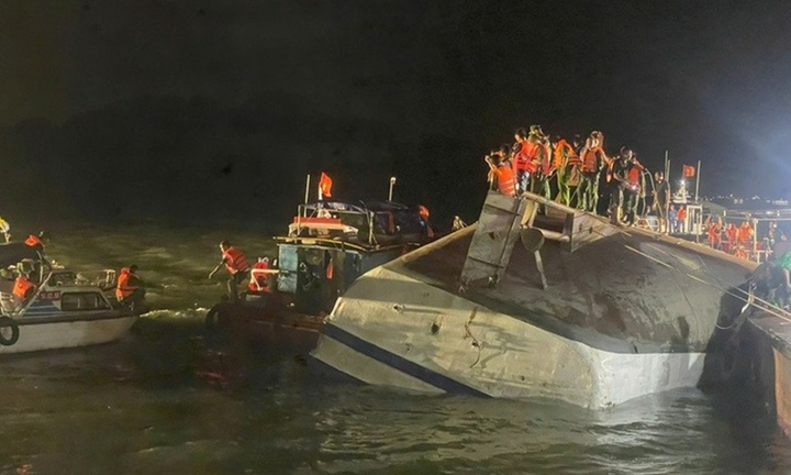 Nhân chứng vụ lật tàu ở Vịnh Hạ Long: 