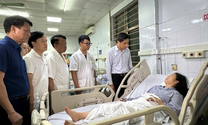 Vụ lật tàu ở Quảng Ninh: Tình hình sức khỏe các nạn nhân hiện ra sao?