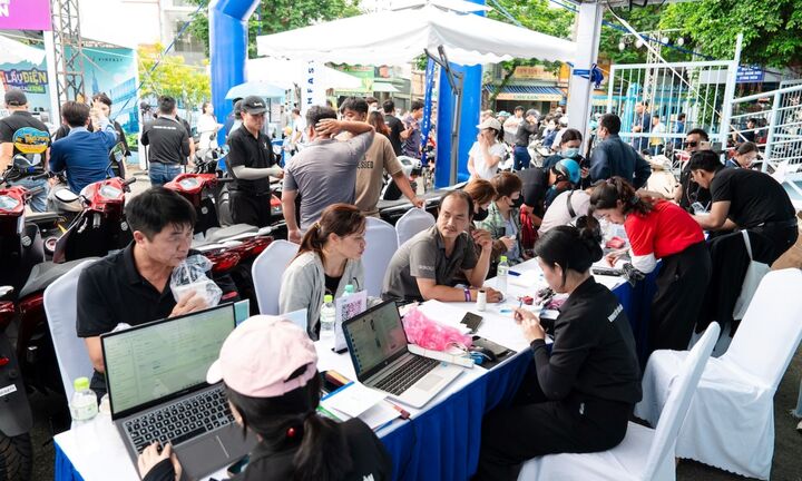 Người dân TP.HCM đổi xe xăng, lên đời xe điện: Dễ mua hơn smartphone, tiết kiệm gần 1 triệu đồng mỗi tháng