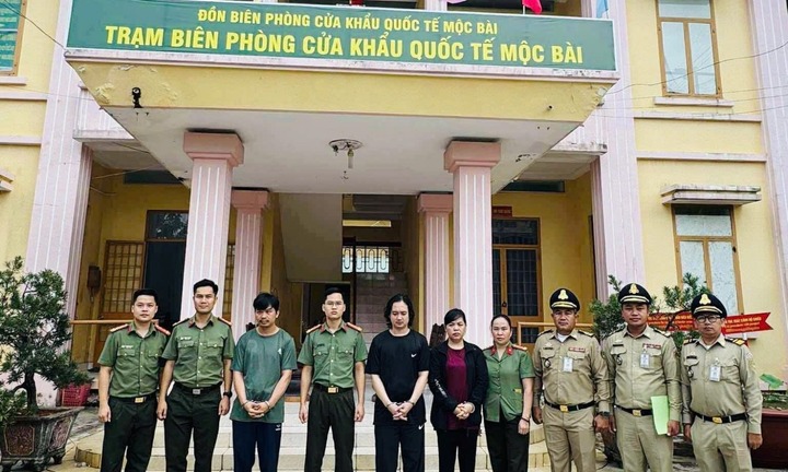 Bắt giữ hai chị em bị truy nã: Bùi Thị Thúy Hạnh và Bùi Huy Hiển