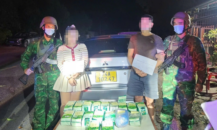 Clip: Nghẹt thở cảnh vây bắt đôi nam nữ vận chuyển 17kg ma tuý đá, 6.000 viên ketamin