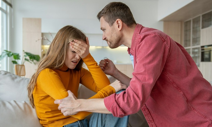 Về nhà hỏi ngay 9 câu này, chị em sẽ biết chồng có đang 