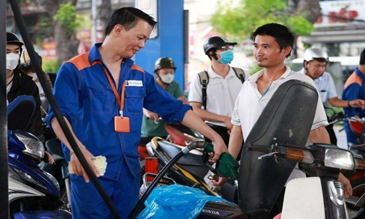 Giá xăng đồng loạt giảm từ 15h chiều nay (24/7)