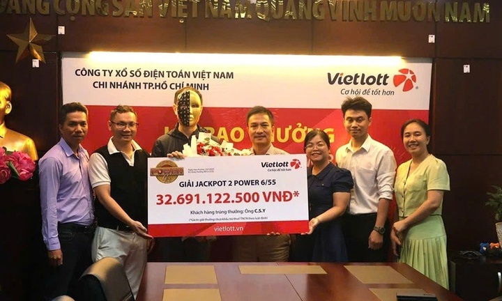 Một người nước ngoài sống ở TP.HCM trúng Vietlott gần 33 tỷ đồng