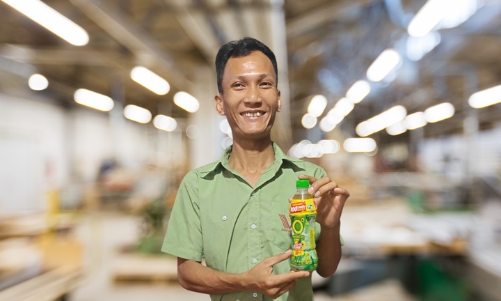 Một công nhân ở Đồng Nai trúng 100 triệu đồng tiền mặt từ Trà Xanh Không Độ