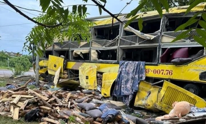 Lật xe khách trên quốc lộ 1 ở Hà Tĩnh, 9 người tử vong, 15 người bị thương