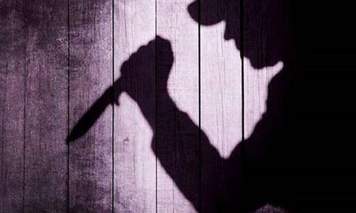 Hà Tĩnh: Bị cự tuyệt tình cảm, người đàn ông dùng dao đâm vợ hờ rồi tự tử