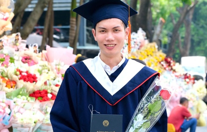 Thủ khoa tốt nghiệp bác sĩ nội trú chọn ngành Ung thư vì một khoảnh khắc ở bệnh viện