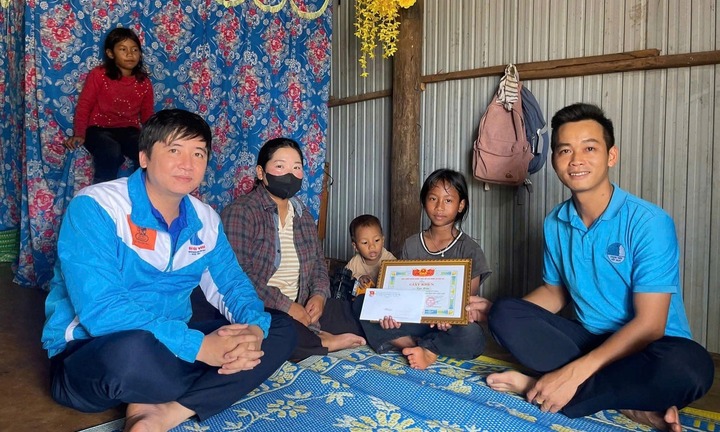 Nữ sinh lớp 5 dũng cảm cứu người bị đuối nước khi đi chăn bò