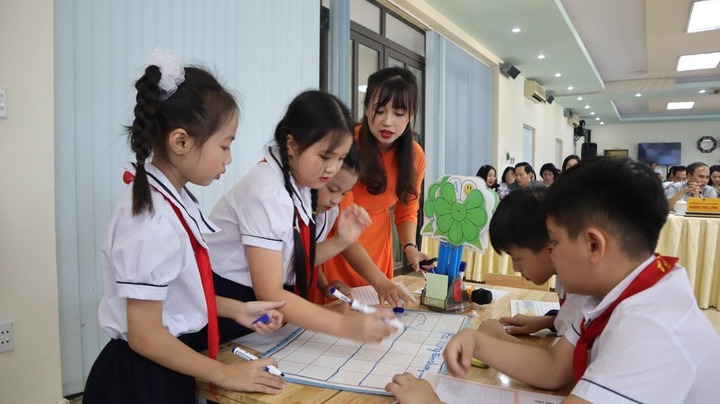 Bộ GD&ĐT thông tin về việc chỉnh sửa nội dung chương trình một số môn học