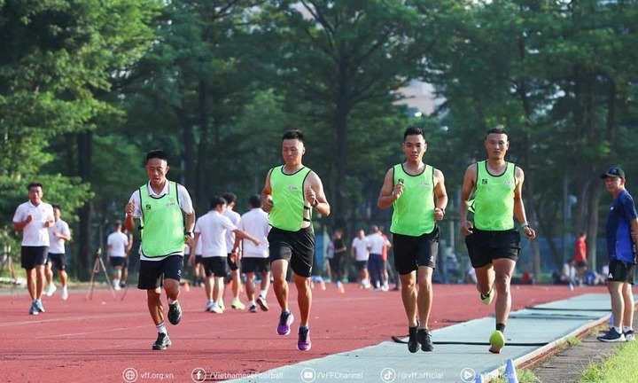 Kiểm tra thể lực trước mùa giải, một trọng tài V-League bất ngờ gặp sự cố sức khoẻ phải nhập viện cấp cứu