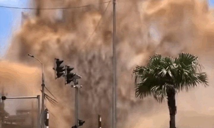 Sự thật về clip cột nước bất ngờ 