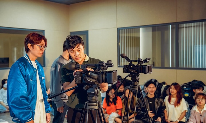  Tin tức giáo dục nổi bật 24h: Điểm chuẩn ngành truyền thông tăng mạnh trong 3 năm gần đây