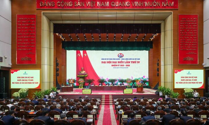 Phát triển Tập đoàn có tiềm lực mạnh, quản trị hiện đại, năng lực cạnh tranh cao, tiên phong trong chuyển dịch năng lượng và tăng trưởng xanh bền vững