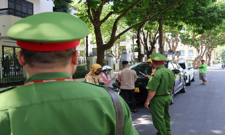 Hà Nội: Tăng cường xử lý vi phạm giao thông, trật tự đô thị tại trung tâm Thành phố