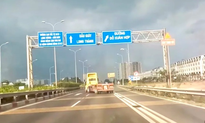 Phẫn nộ lời khai của tài xế xe container đánh võng chóng mặt trên cao tốc TP.HCM - Long Thành
