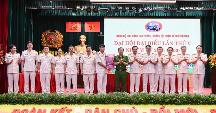 “Đi báo việc, về báo công”: Không vùng cấm trong đấu tranh với tội phạm môi trường