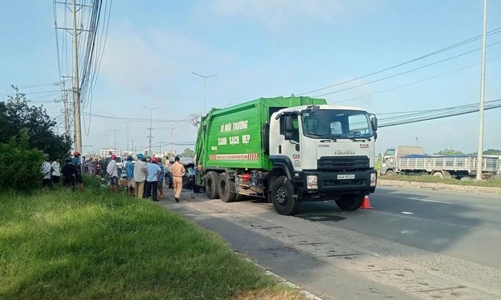 Hiện trường vụ tai nạn giao thông kinh hoàng ở Vĩnh Long, 2 người tử vong