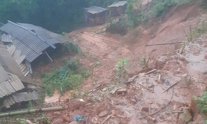 Thủ tướng yêu cầu chậm nhất tháng 9 phải xây lại nhà cho các hộ bị mất nhà do mưa lũ