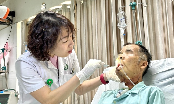 Làm ngơ dấu hiệu của căn bệnh nguy hiểm, người đàn ông 60 tuổi phải cắt bỏ toàn bộ lưỡi