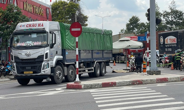 Tin tức tai nạn giao thông mới nhất ngày 7/8: Cô gái 18 tuổi tử vong sau va chạm với xe tải