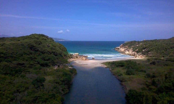 Cuối tuần đưa nhau đi trốn ở bãi Nước Ngọt 