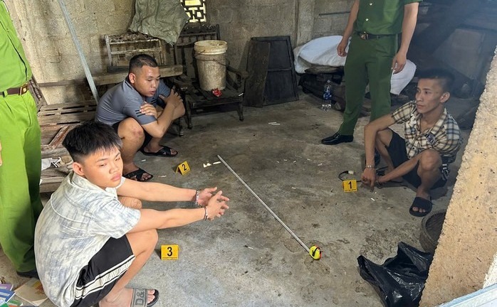 Bắt quả tang 3 trai làng