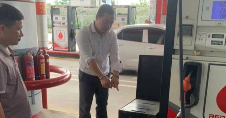 Điều tra vụ người đàn ông đổ xăng phóng hỏa căn chung cư ở Hà Nội vì ghen tuông