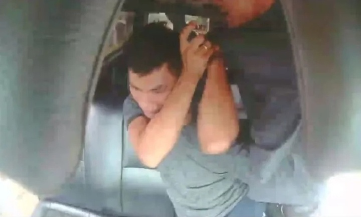 Làm rõ vụ tài xế bị 4 người lạ chặn đường, đánh đấm tới tấp trên ô tô