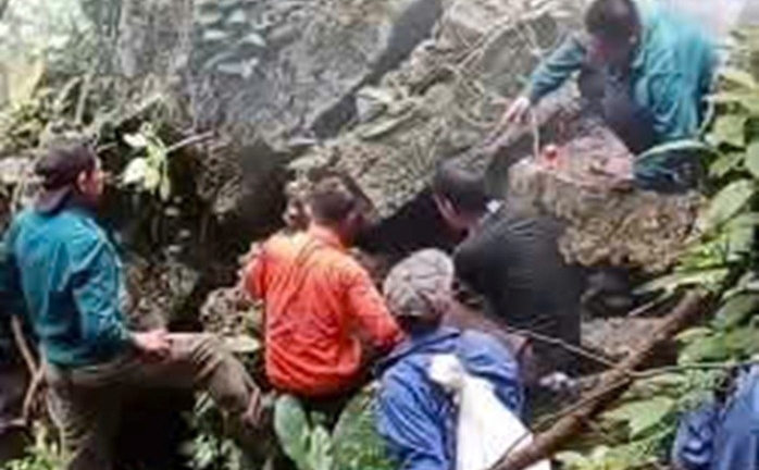 Ninh Bình: Vào rừng bắt ốc đá, người dân bất ngờ phát hiện bộ xương người bị đè dưới tảng đá