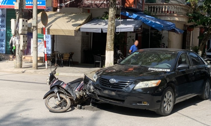 Tin tức tai nạn giao thông mới nhất ngày 15/8: Va chạm với xe tải, người đi xe đạp tử vong