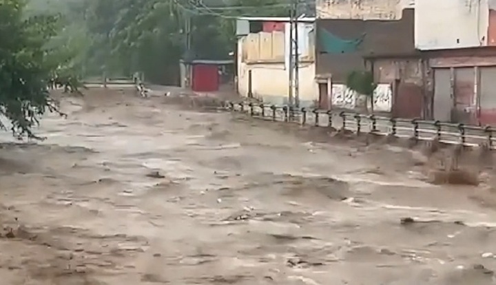 Lở đất, lũ quét khiến gần 200 người thiệt mạng tại Pakistan: Rơi trực thăng cứu hộ, 5 thành viên phi hành đoàn tử vong