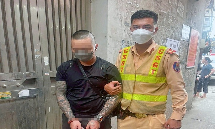 CSGT Hà Nội phát hiện nam thanh niên tàng trữ ma túy