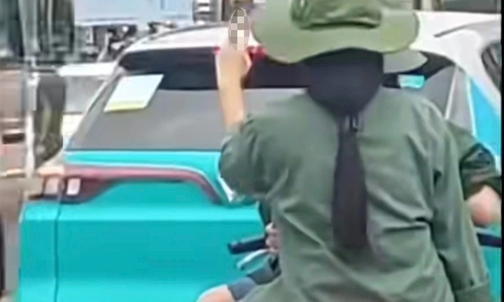 Vụ 3 học sinh có hành vi phản cảm khi đoàn xe phục vụ A80 đi qua: Nhà trường lên tiếng