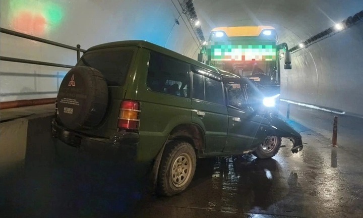 Tin tức tai nạn giao thông mới nhất ngày 19/8: Đi bộ qua cao tốc, người đàn ông bị xe taxi tông