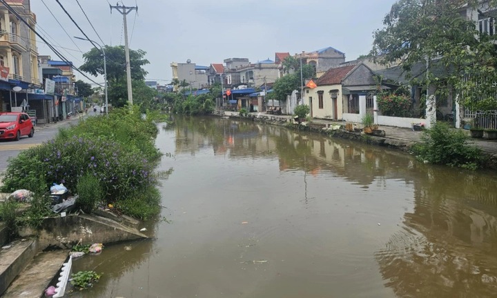 Ninh Bình: Mẹ trầm cảm sau sinh ôm con nhỏ 5 tháng tuổi nghi nhảy sông, chỉ mẹ được cứu sống