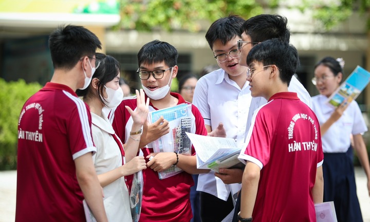 Sau khi biết điểm chuẩn đại học 2025, thí sinh cần làm gì?