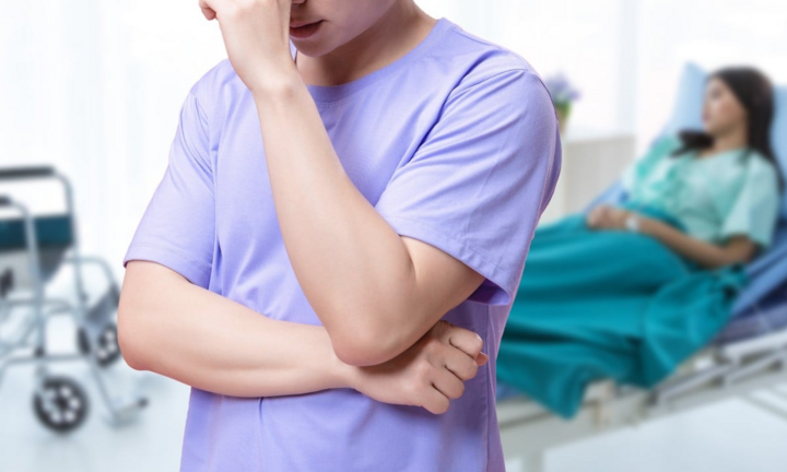 Vợ ngoại tình, mang thai con của hàng xóm, chồng vác dao đến nhà tình địch đòi tiền bồi thường và cái kết