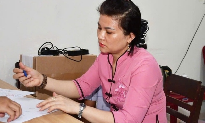 Vụ bảo mẫu bạo hành bé trai 14 tháng tuổi: Vì sao chưa chuyển tội danh với Nguyễn Thị Quyên?