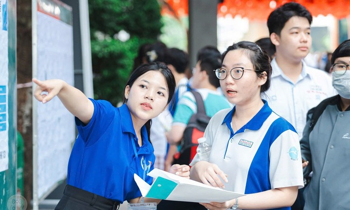 Trường đại học nhận gần 180.000 nguyện vọng đăng ký xét tuyển, điểm chuẩn chính thức thế nào?