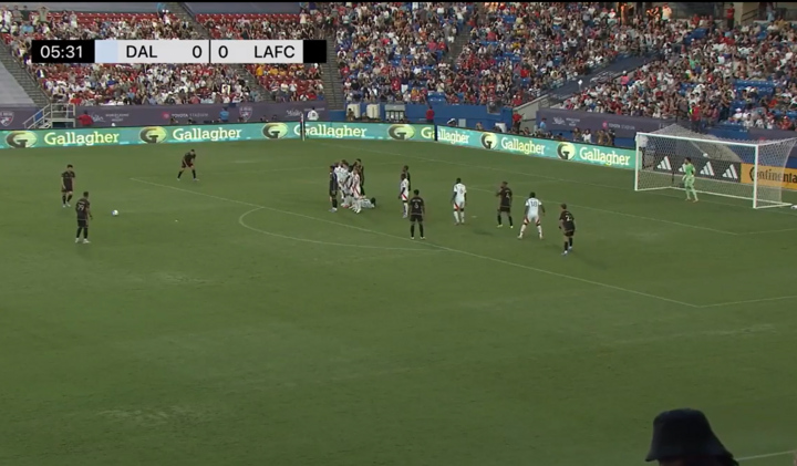 Clip: Cận cảnh siêu phẩm sút phạt đẹp mãn nhãn của Song Heung Min