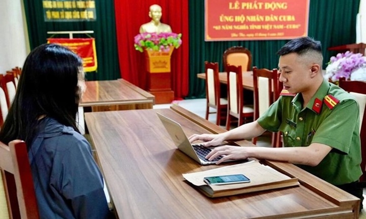 Giải cứu thiếu nữ bị nhóm người lạ 